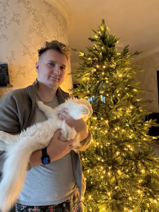 Селин на руках